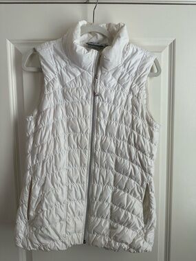 Athleta White Quilted Packable Puffer Vest